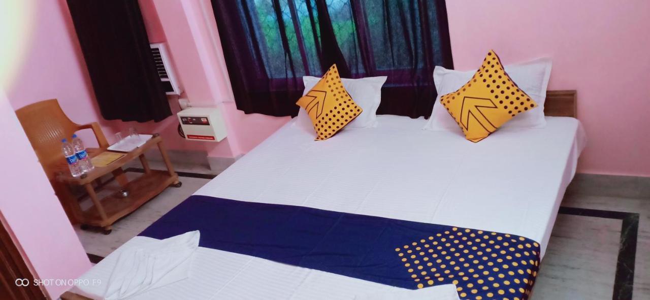 Hotel Gunjan Puri Exterior photo