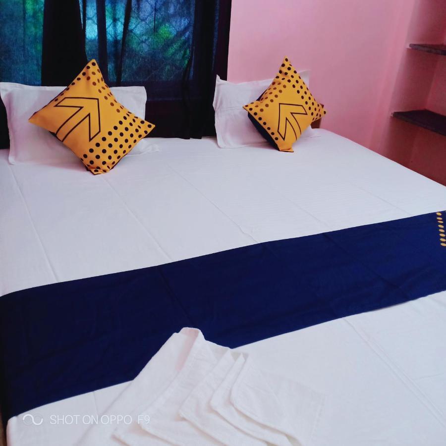 Hotel Gunjan Puri Exterior photo