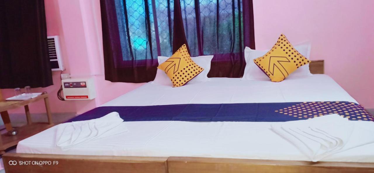 Hotel Gunjan Puri Exterior photo